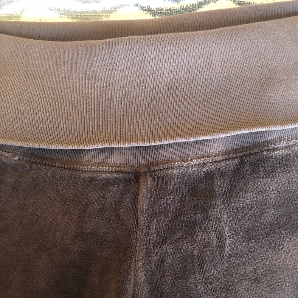 Vintage Juicy Couture Brown Velour Cropped Pants - Picture 2 of 4